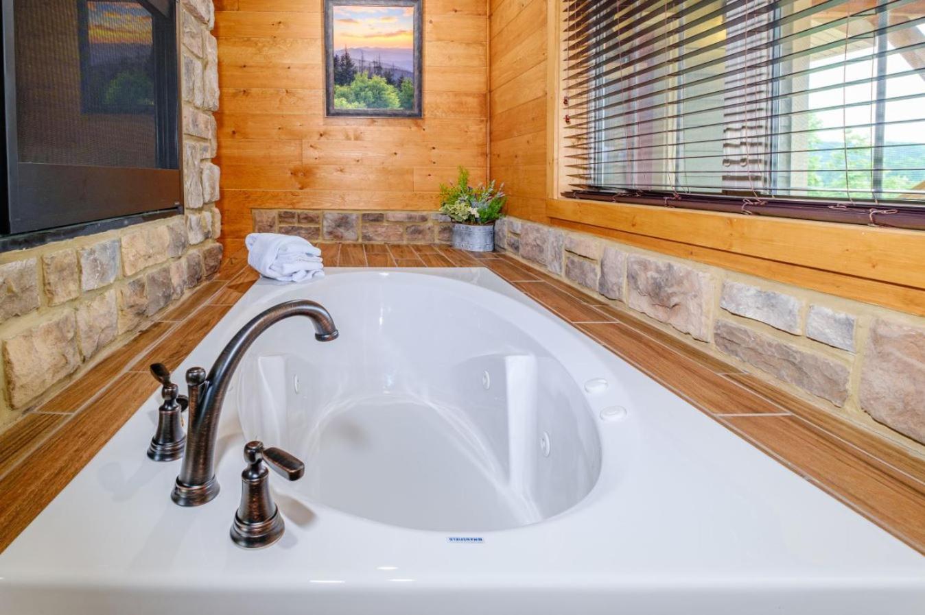 Heaps Of Fun By Eden Crest Villa Gatlinburg Exterior photo